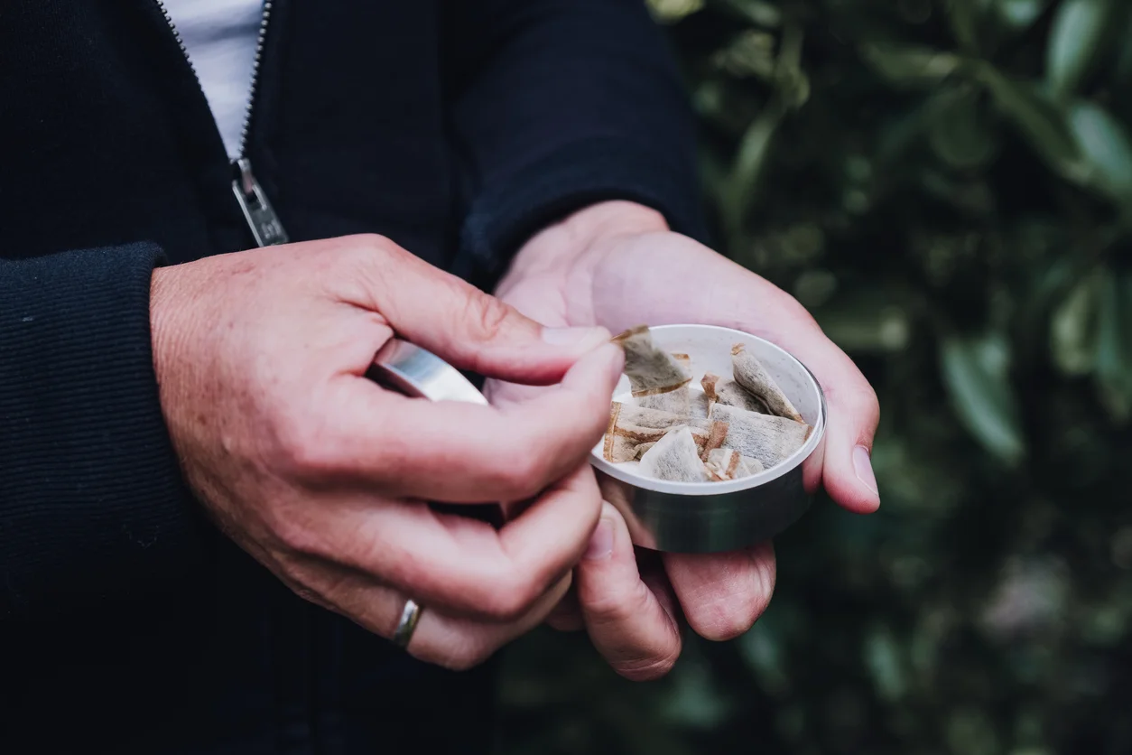 Snus vs. Nicotine Pouches: Unpacking the Key Differences